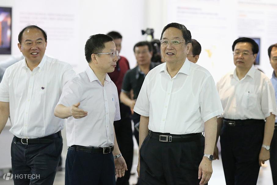 3、2014年06月07日全国政协主席俞正声视察918博天娱乐官网科技 .jpg